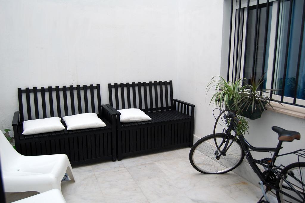 The Spot Central Hostel Seville Exterior photo