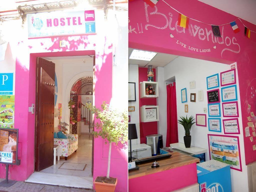 The Spot Central Hostel Seville Exterior photo
