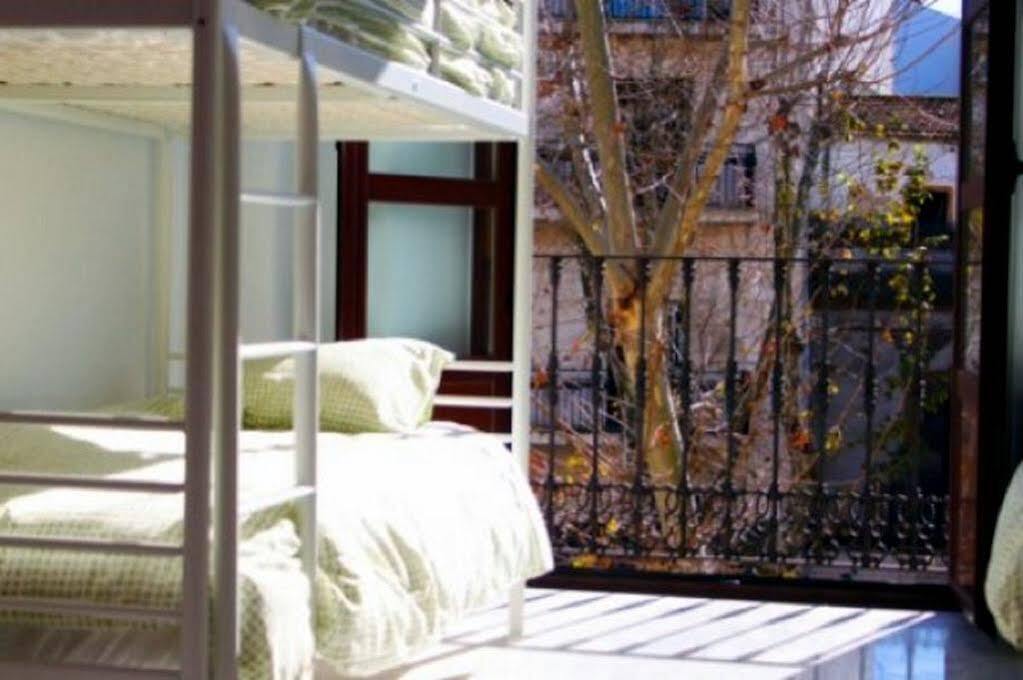 The Spot Central Hostel Seville Exterior photo